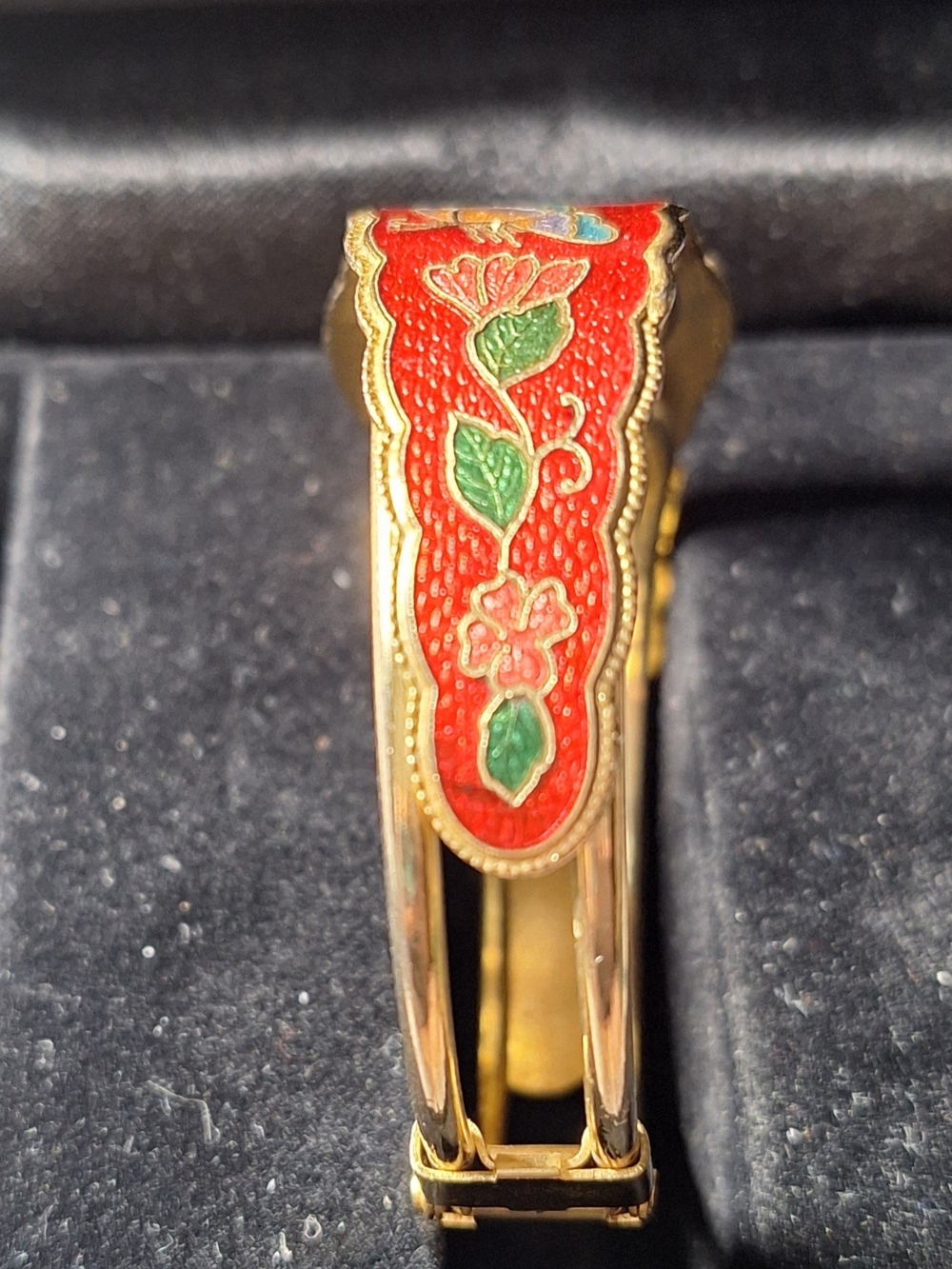 Stunning Cloisonné Hinge Bracelet in Vibrant Red with Butterfly - Picture 4 of 7